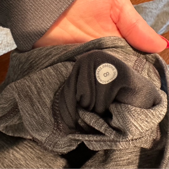 Gray lululemon align 28” super high rise leggings size 8 - Picture 4 of 4